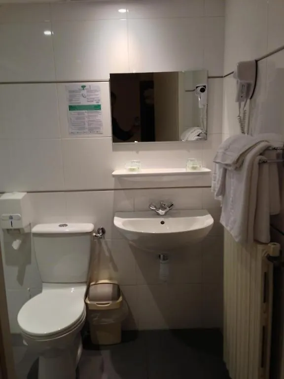 Hotel De Lisieux Lourdes