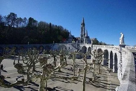 Hotel De Lisieux Lourdes 3*,