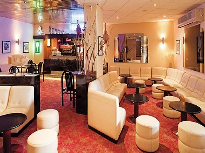 ***  Hotel De Lisieux لورد فرنسا